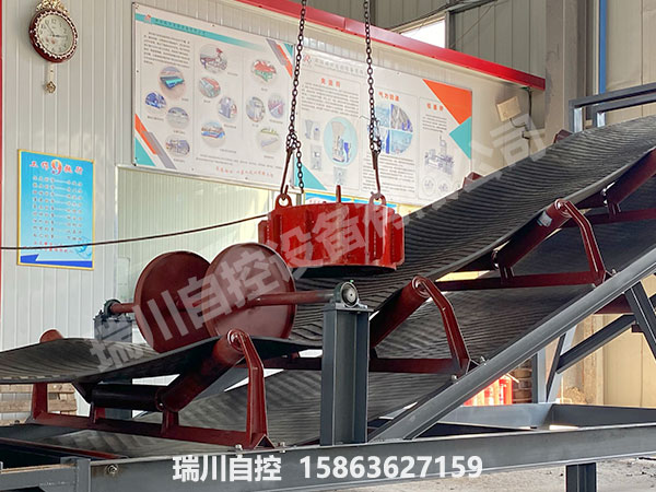 电磁除铁器测试发货(图1) 电磁除铁器